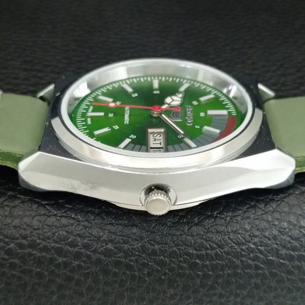Vintage 1989 Seiko Automatic Mens Silver Watch W/daydate & Silver Accents